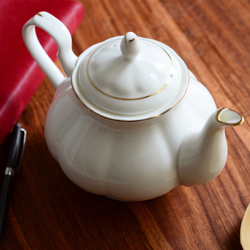 ENGLISH BREAKFAST SIMPLICI-TEA extended ceramic classy teapot.